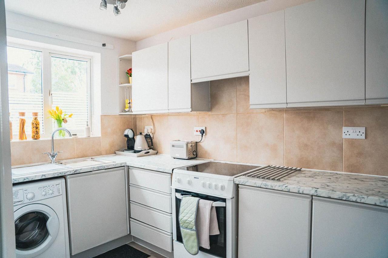 2 Bed House, Sleeps 6, Dog Friendly, Close To A14 M11, With Garden & Parking Long Stay Work Contractor Leisure, Jade Cambridge  Bagian luar foto