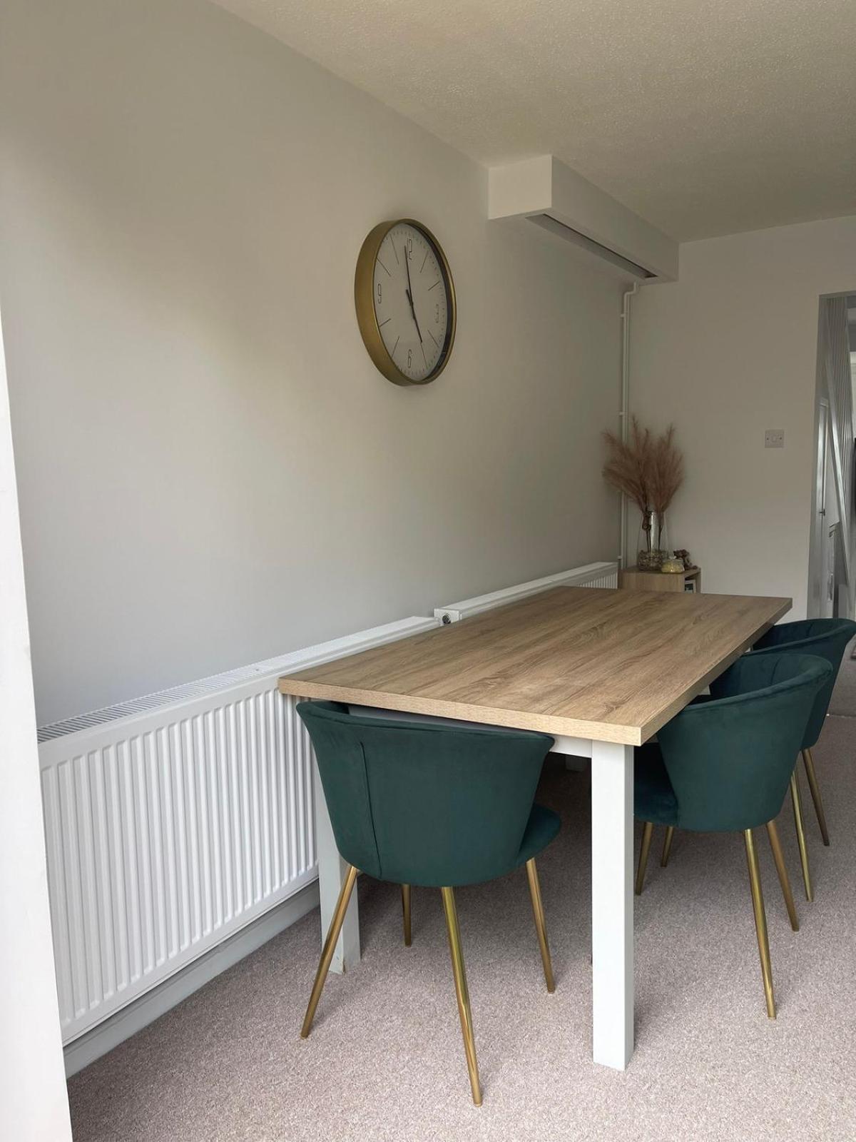 2 Bed House, Sleeps 6, Dog Friendly, Close To A14 M11, With Garden & Parking Long Stay Work Contractor Leisure, Jade Cambridge  Bagian luar foto