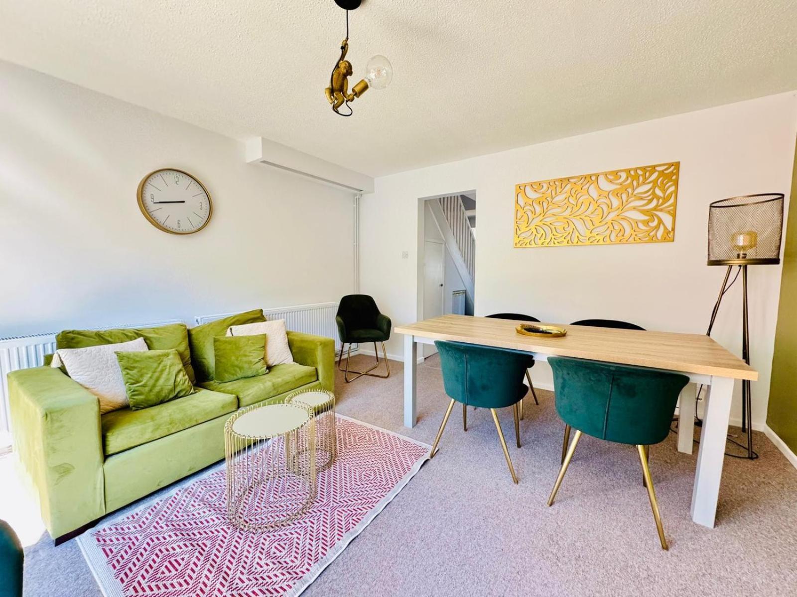 2 Bed House, Sleeps 6, Dog Friendly, Close To A14 M11, With Garden & Parking Long Stay Work Contractor Leisure, Jade Cambridge  Bagian luar foto