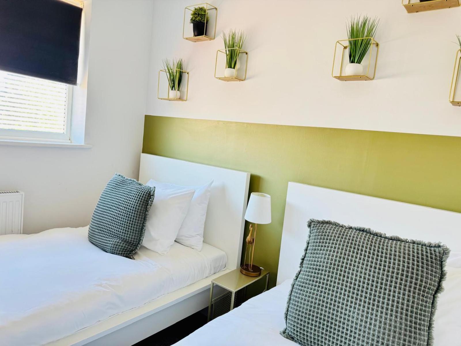 2 Bed House, Sleeps 6, Dog Friendly, Close To A14 M11, With Garden & Parking Long Stay Work Contractor Leisure, Jade Cambridge  Bagian luar foto