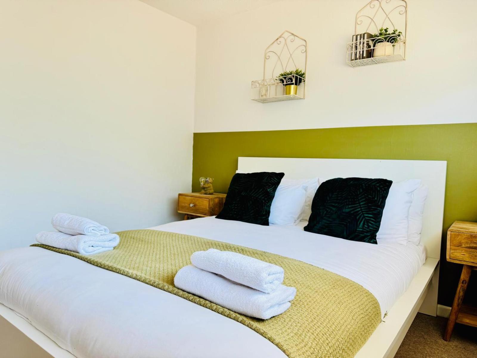 2 Bed House, Sleeps 6, Dog Friendly, Close To A14 M11, With Garden & Parking Long Stay Work Contractor Leisure, Jade Cambridge  Bagian luar foto