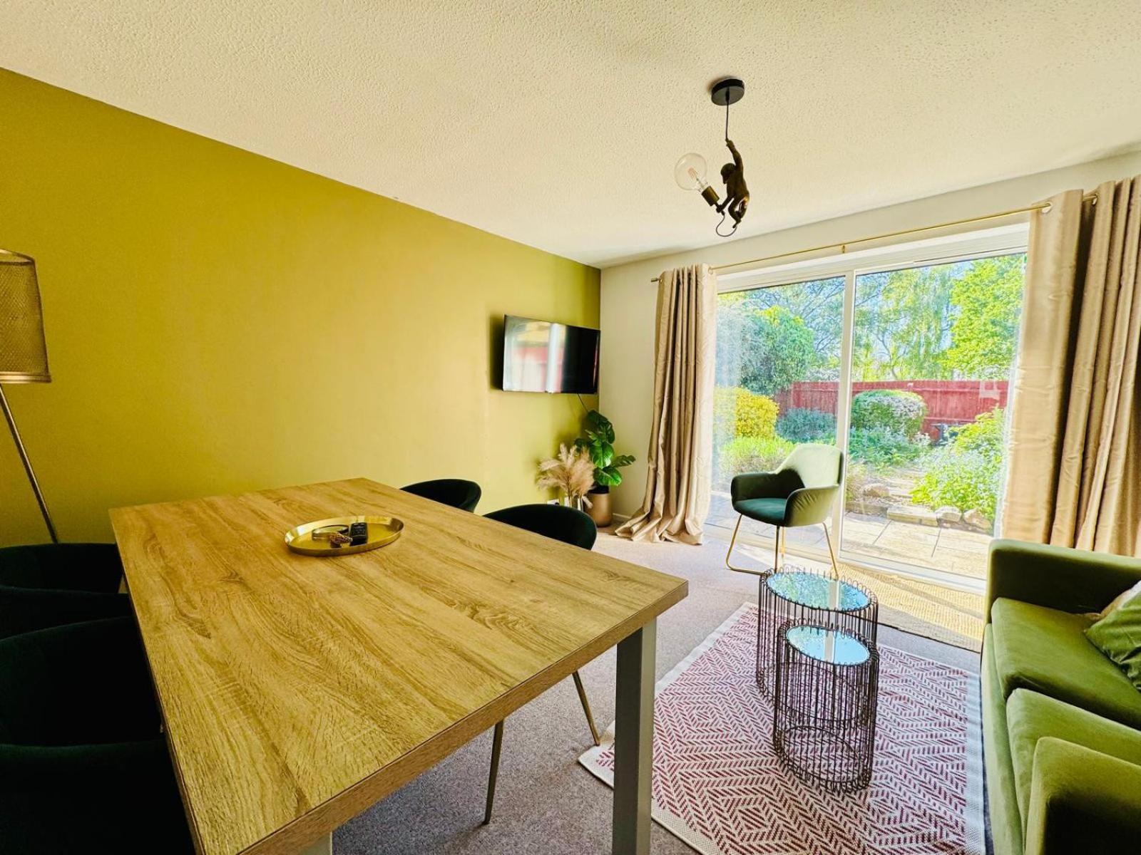 2 Bed House, Sleeps 6, Dog Friendly, Close To A14 M11, With Garden & Parking Long Stay Work Contractor Leisure, Jade Cambridge  Bagian luar foto