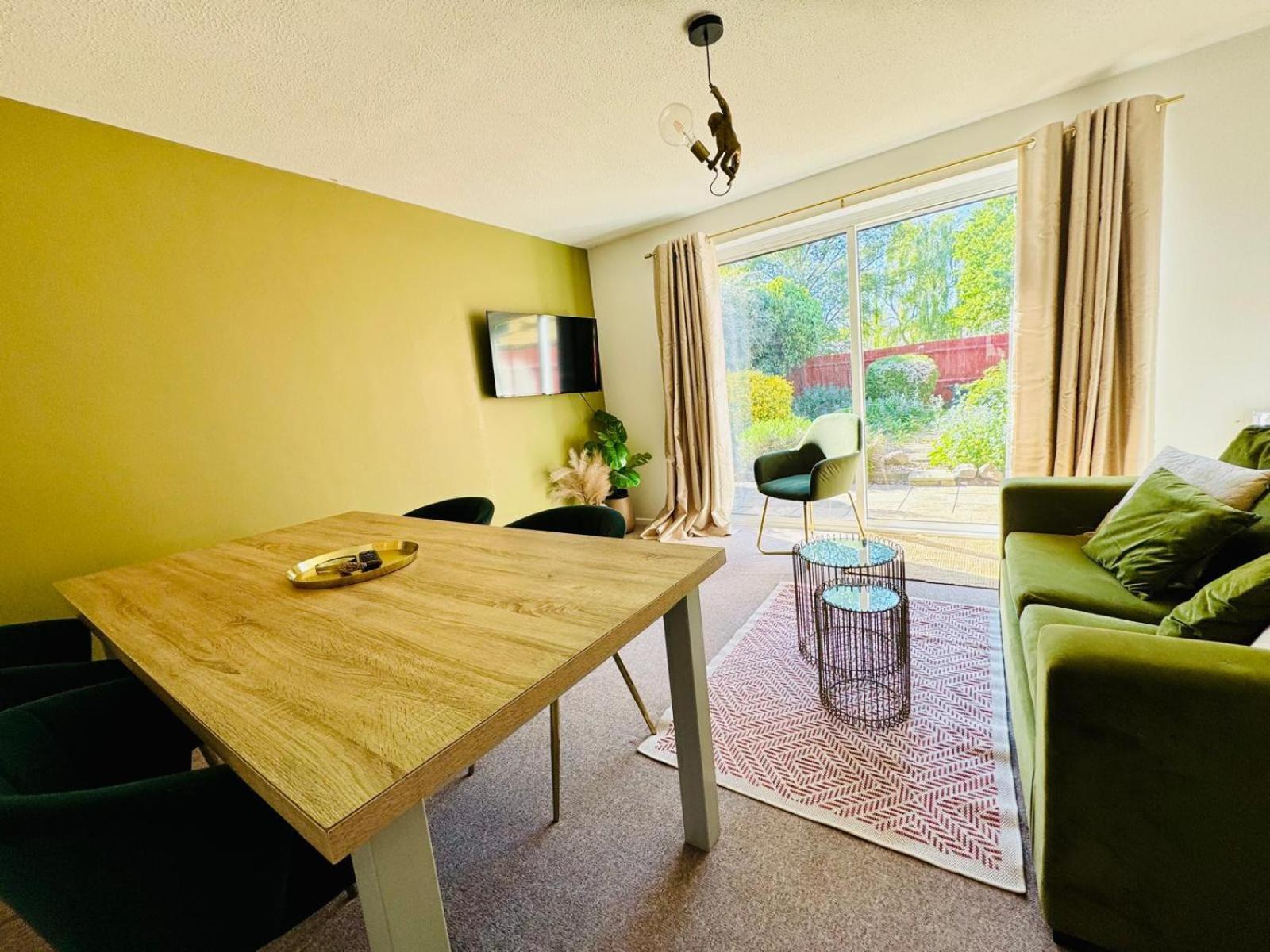 2 Bed House, Sleeps 6, Dog Friendly, Close To A14 M11, With Garden & Parking Long Stay Work Contractor Leisure, Jade Cambridge  Bagian luar foto