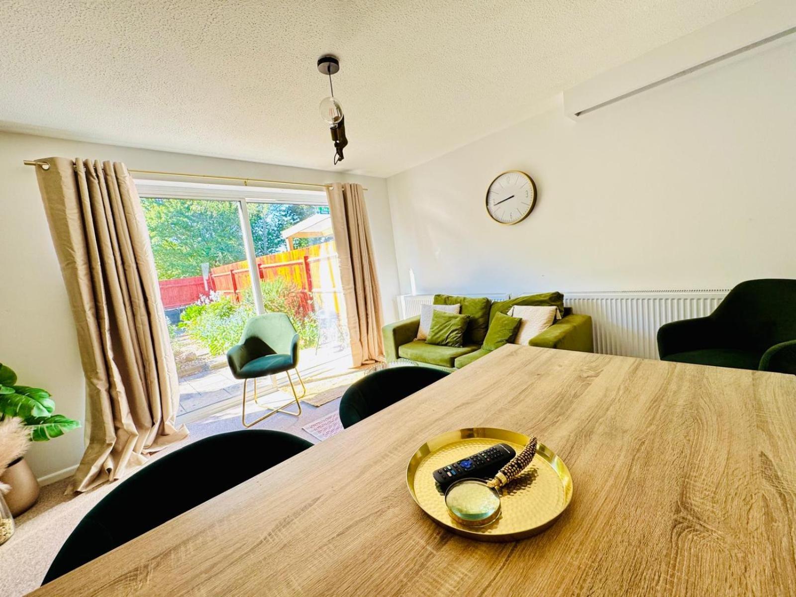 2 Bed House, Sleeps 6, Dog Friendly, Close To A14 M11, With Garden & Parking Long Stay Work Contractor Leisure, Jade Cambridge  Bagian luar foto