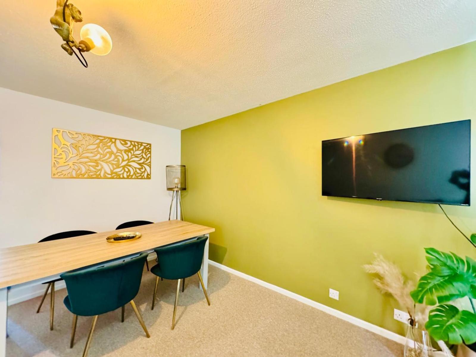 2 Bed House, Sleeps 6, Dog Friendly, Close To A14 M11, With Garden & Parking Long Stay Work Contractor Leisure, Jade Cambridge  Bagian luar foto