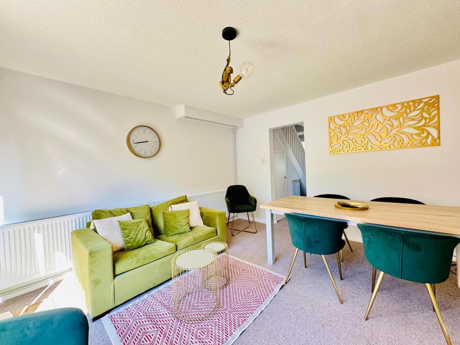 2 Bed House, Sleeps 6, Dog Friendly, Close To A14 M11, With Garden & Parking Long Stay Work Contractor Leisure, Jade Cambridge  Bagian luar foto