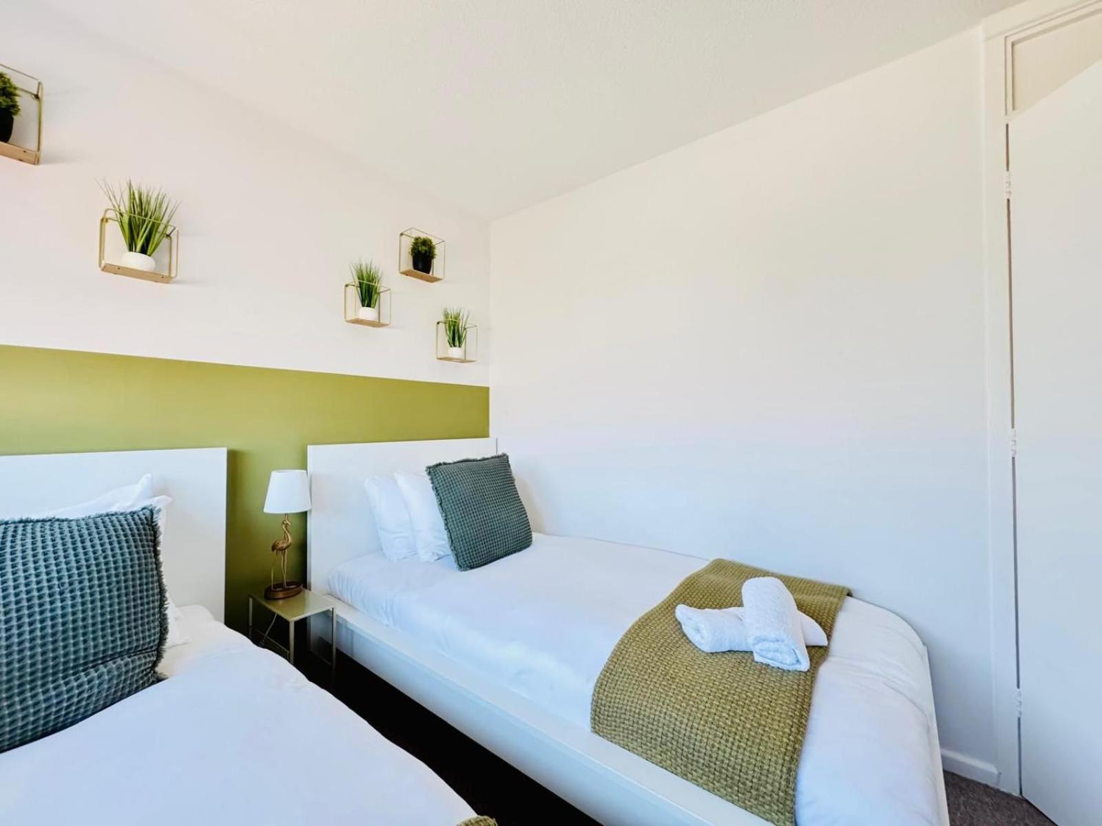 2 Bed House, Sleeps 6, Dog Friendly, Close To A14 M11, With Garden & Parking Long Stay Work Contractor Leisure, Jade Cambridge  Bagian luar foto