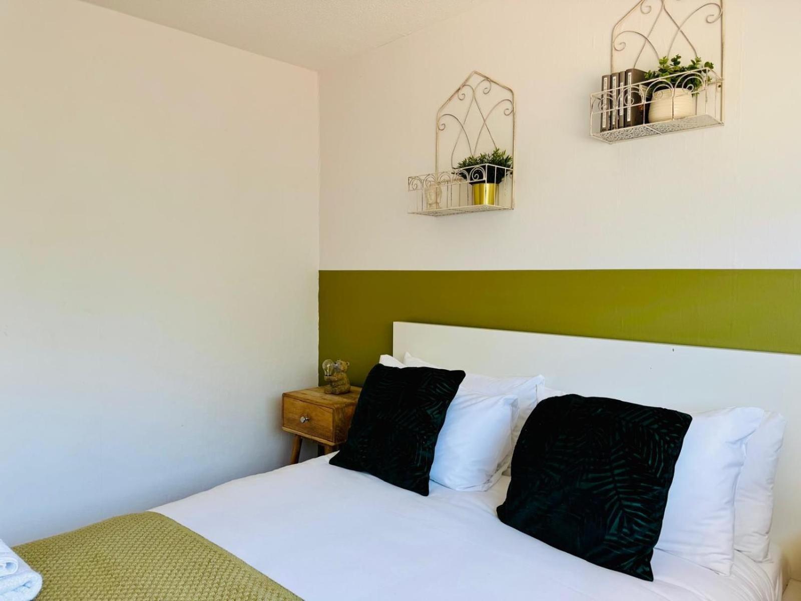 2 Bed House, Sleeps 6, Dog Friendly, Close To A14 M11, With Garden & Parking Long Stay Work Contractor Leisure, Jade Cambridge  Bagian luar foto