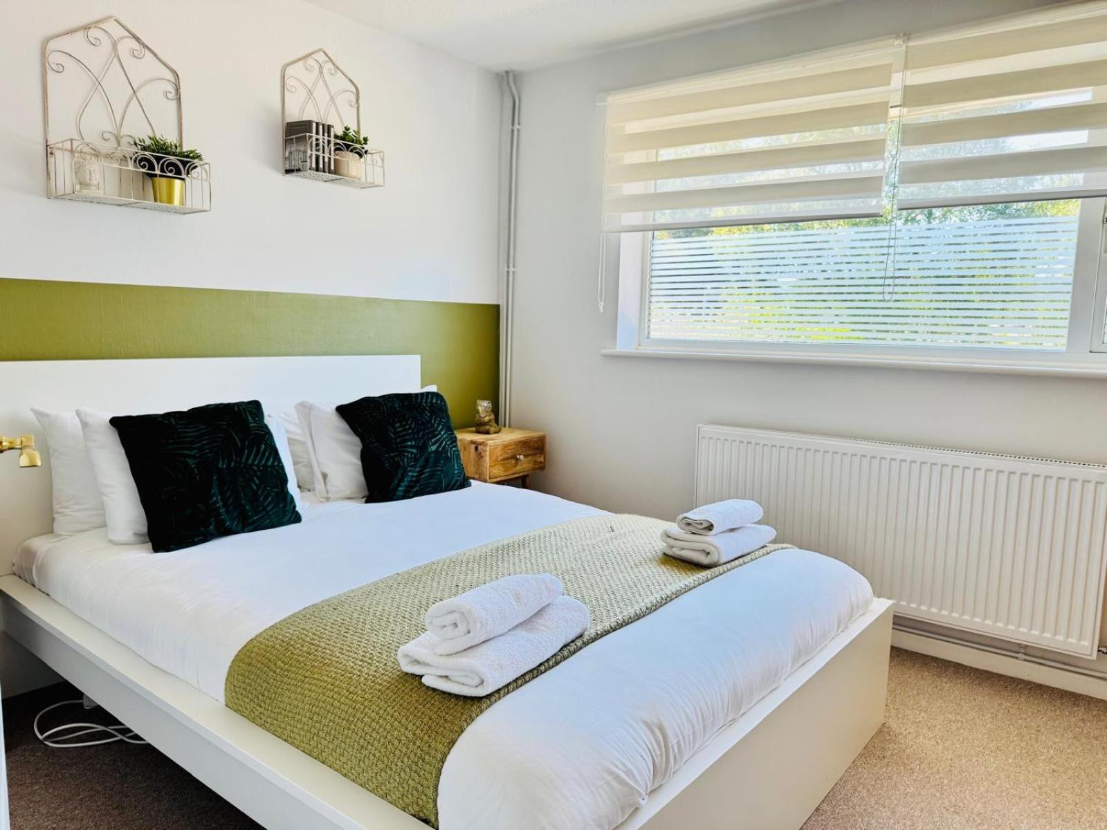 2 Bed House, Sleeps 6, Dog Friendly, Close To A14 M11, With Garden & Parking Long Stay Work Contractor Leisure, Jade Cambridge  Bagian luar foto