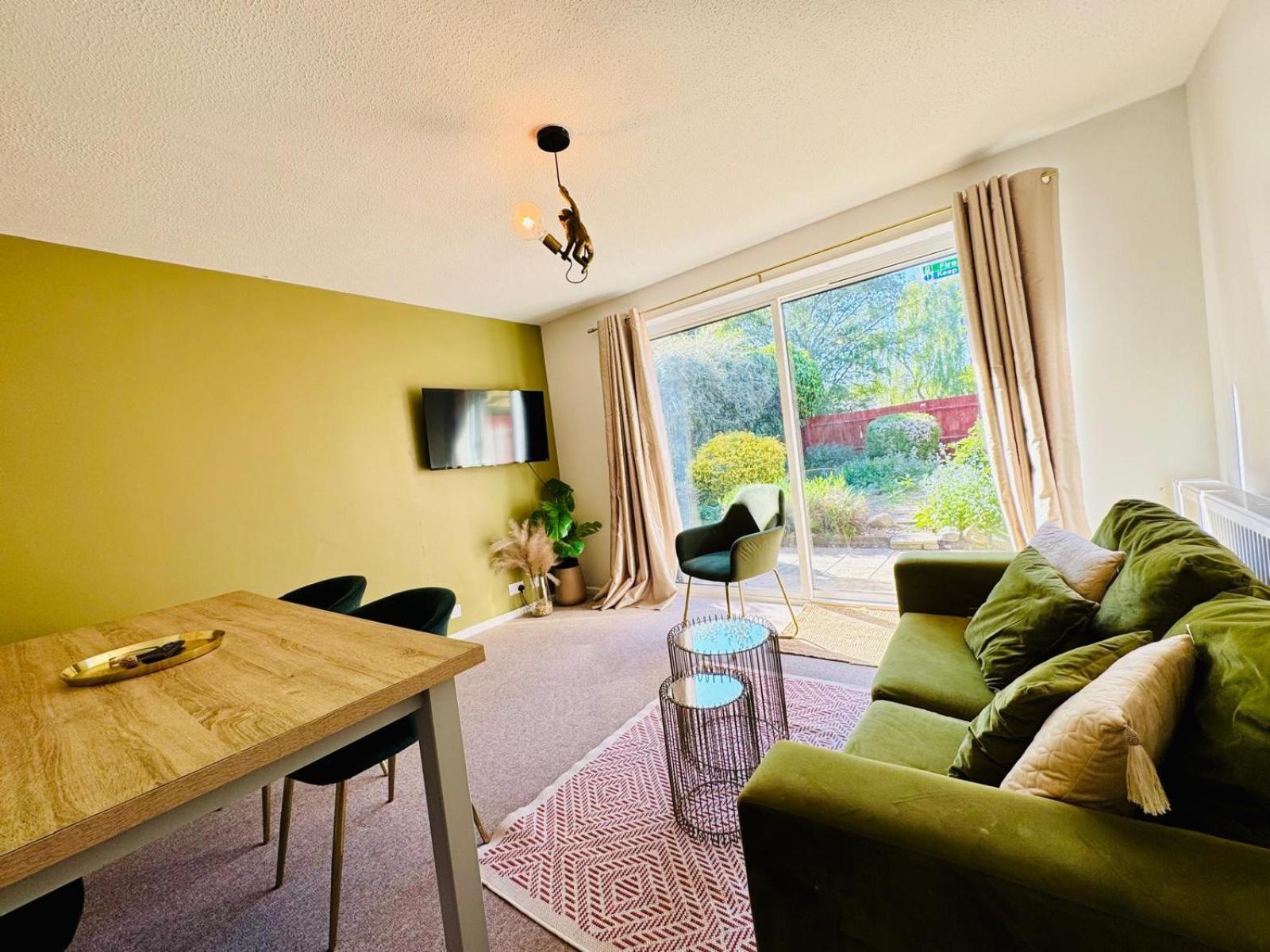 2 Bed House, Sleeps 6, Dog Friendly, Close To A14 M11, With Garden & Parking Long Stay Work Contractor Leisure, Jade Cambridge  Bagian luar foto