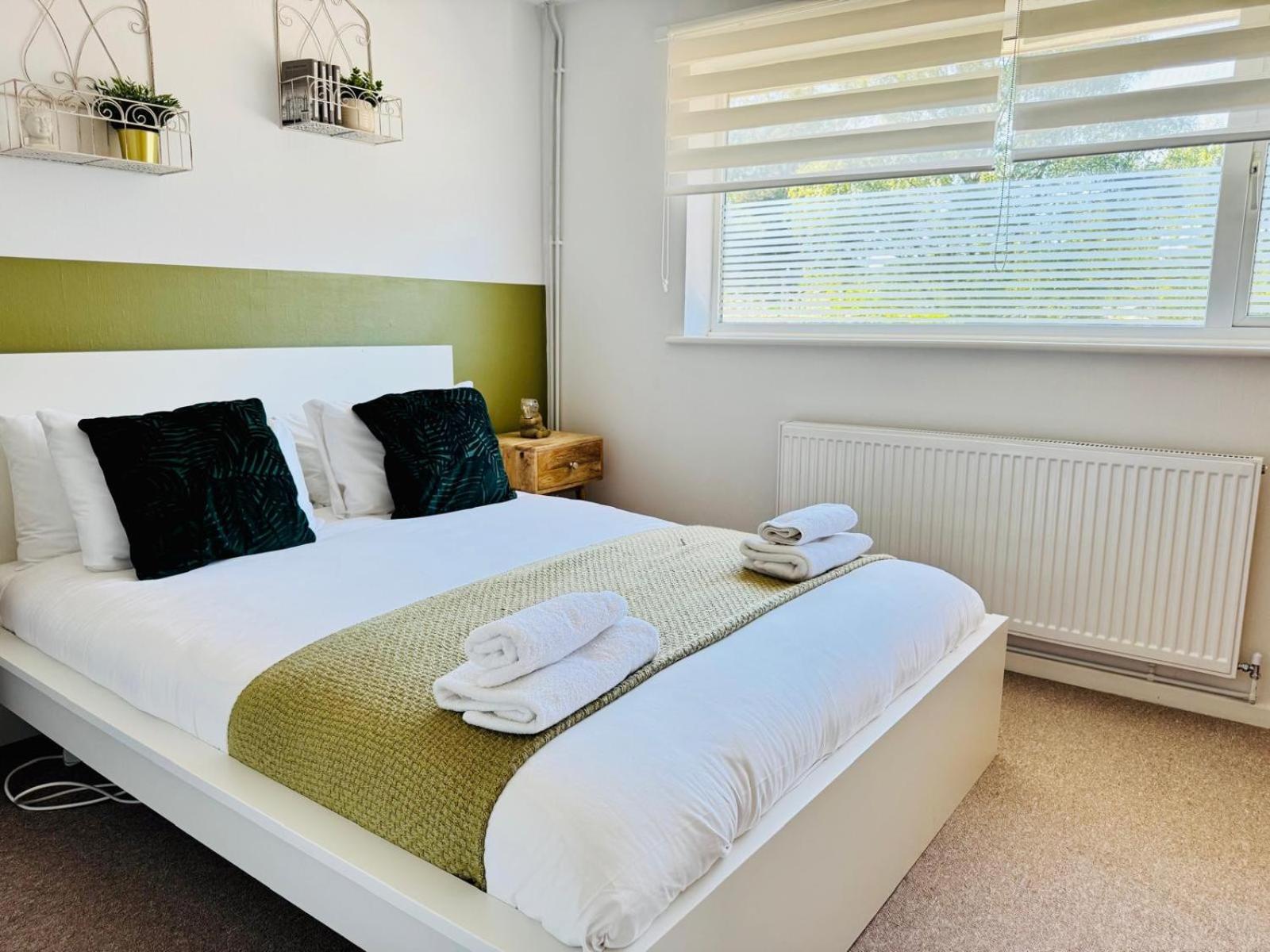 2 Bed House, Sleeps 6, Dog Friendly, Close To A14 M11, With Garden & Parking Long Stay Work Contractor Leisure, Jade Cambridge  Bagian luar foto