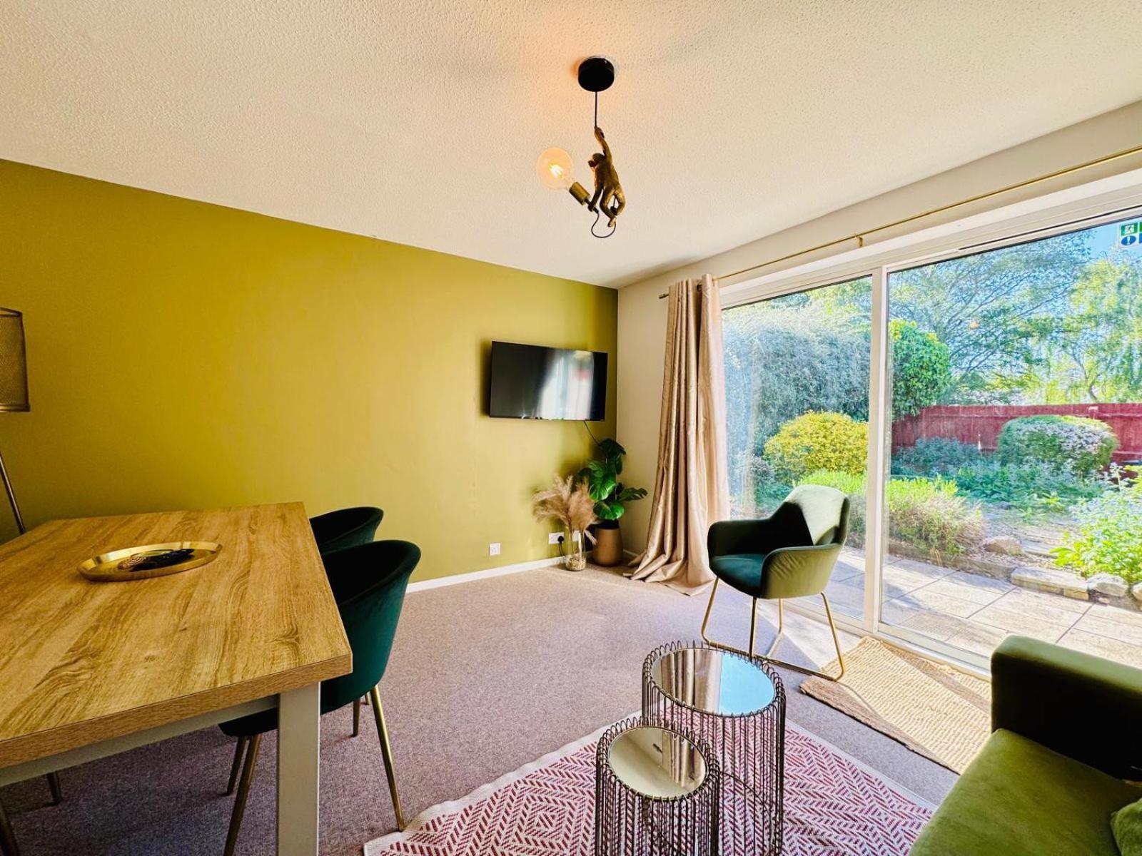 2 Bed House, Sleeps 6, Dog Friendly, Close To A14 M11, With Garden & Parking Long Stay Work Contractor Leisure, Jade Cambridge  Bagian luar foto