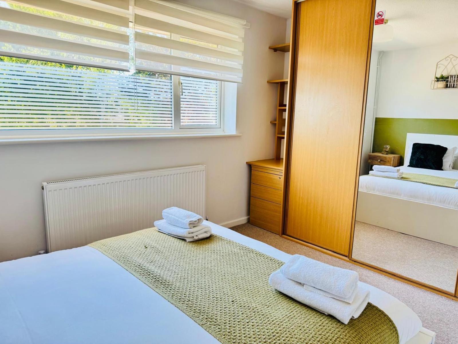 2 Bed House, Sleeps 6, Dog Friendly, Close To A14 M11, With Garden & Parking Long Stay Work Contractor Leisure, Jade Cambridge  Bagian luar foto