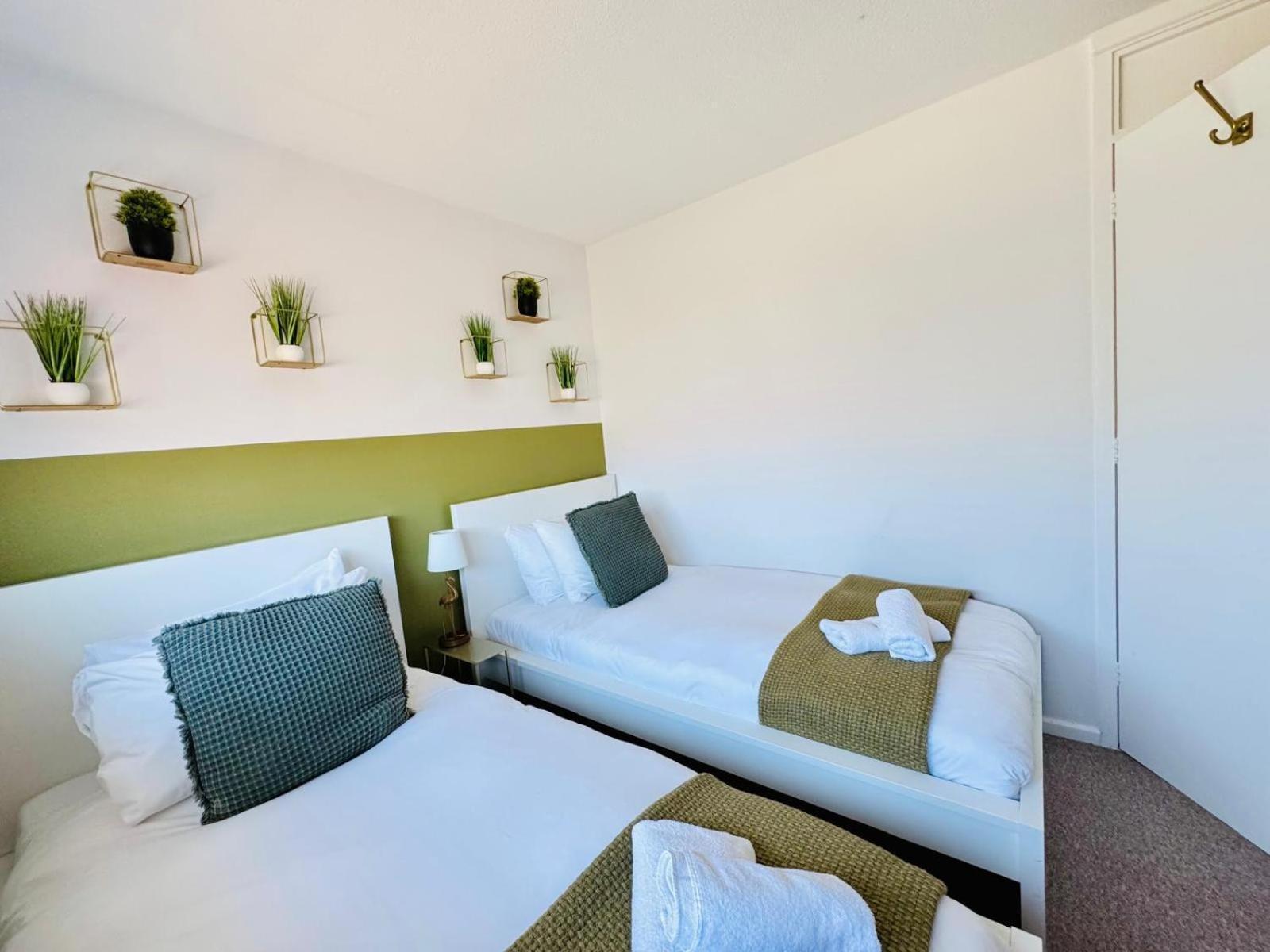 2 Bed House, Sleeps 6, Dog Friendly, Close To A14 M11, With Garden & Parking Long Stay Work Contractor Leisure, Jade Cambridge  Bagian luar foto