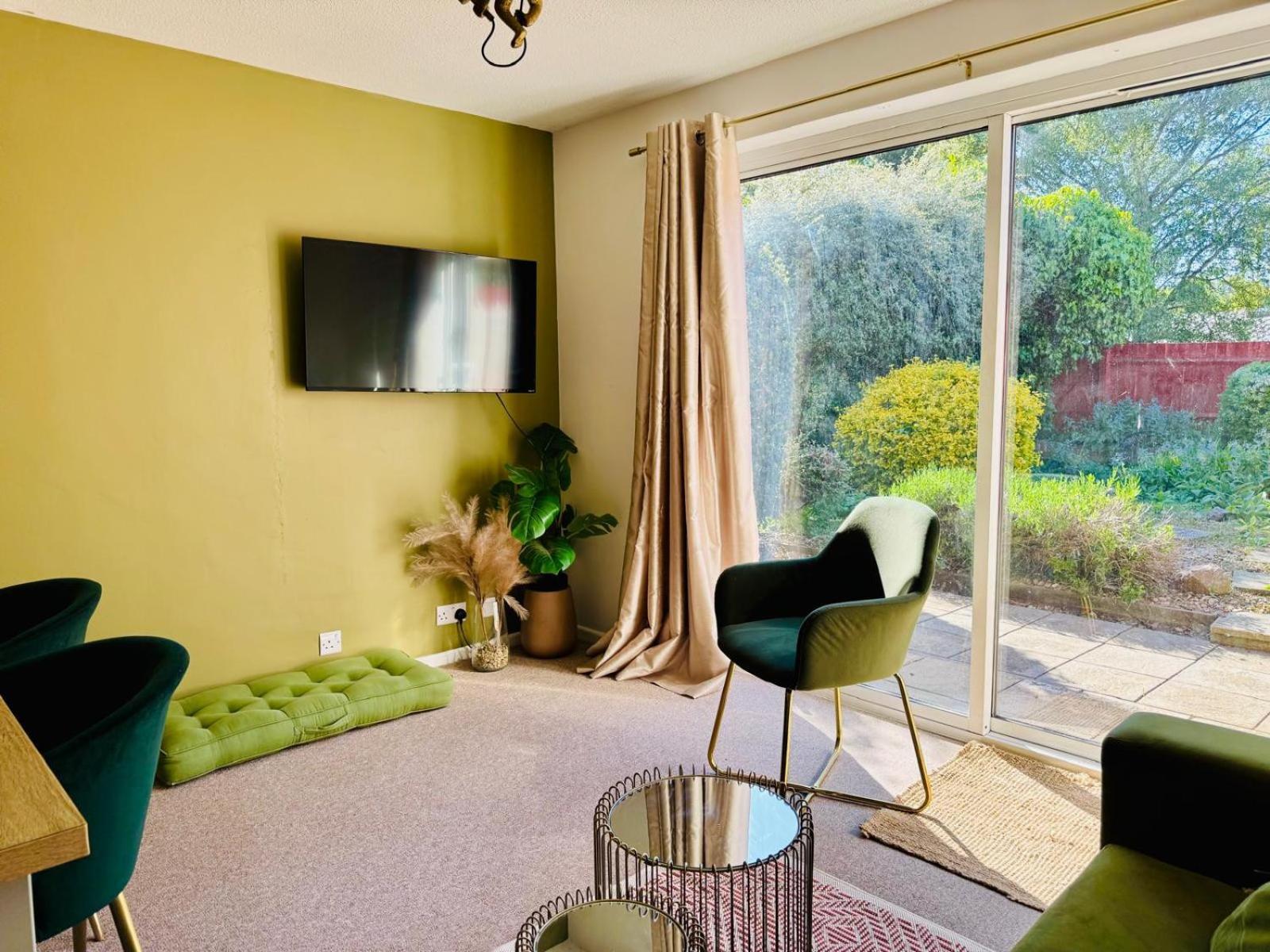 2 Bed House, Sleeps 6, Dog Friendly, Close To A14 M11, With Garden & Parking Long Stay Work Contractor Leisure, Jade Cambridge  Bagian luar foto